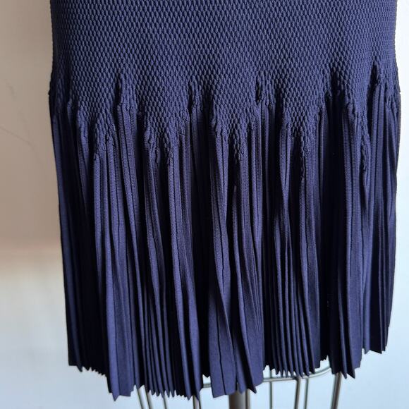 ALAÏA Navy Fitted Mini Dress with Zig-zag Waist and Pleated Skirt - Picture 8 of 13